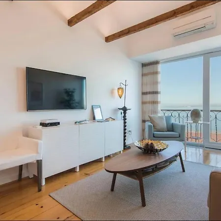 Alfama River View Apartment *